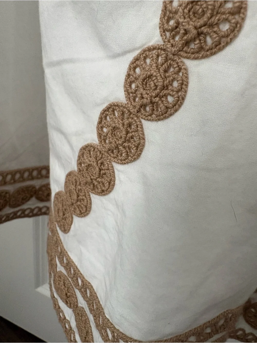 White Embroidered Maxi Dress - Women (with pockets) - Picture 5 of 8